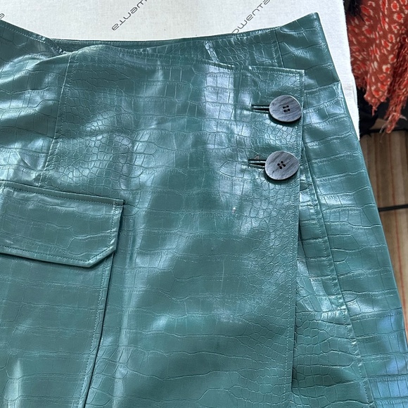 Mijeong Park - Deep Green Crocodile Embossed Faux Leather Skirt - Size L - Picture 6 of 16
